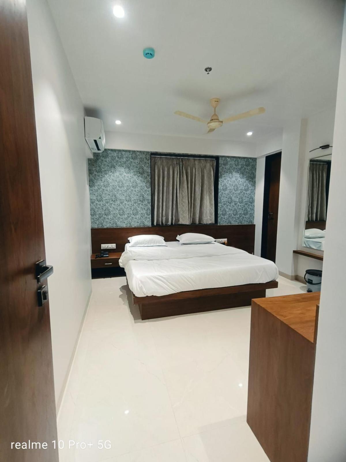 Hotel Drc Нашик Екстер'єр фото